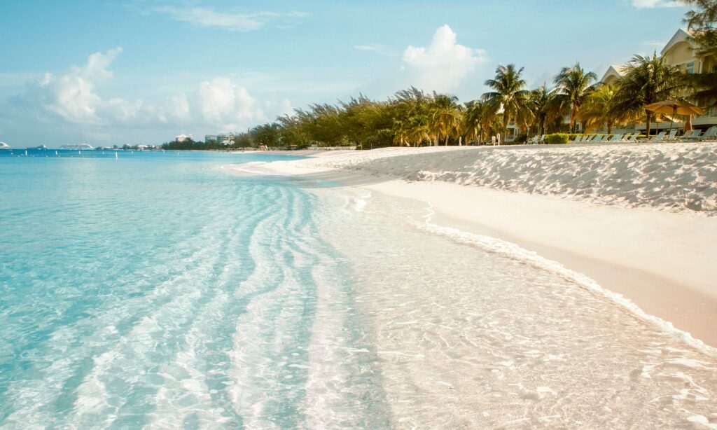 Picture of a beautiful day on the Seven Mile Beach in Grand Cayman