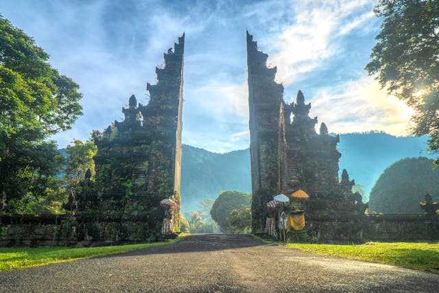 picture of gates of heaven in Bali